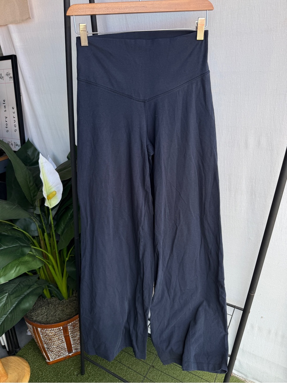 Old Navy Active Wide Leg High-Waisted Navy Blue Cotton Yoga Pants / Size XS